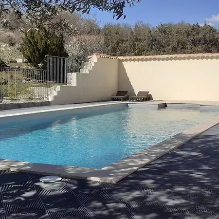 Gite L'Escoussou Dans Veritable Mas En Pierres, 6 Pers, 4Ch, 120M2, Charme, Nature, Piscine Chauffee, Sud Ardeche Guest house